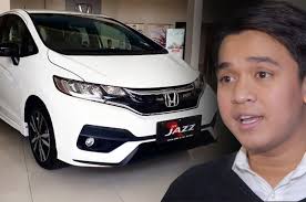 Diisukan Bangkrut Karena Jual Honda Jazz, Billy Syahputra Pulang Naik  Alphard