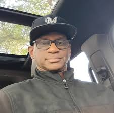 I was help with my hushand's hair fixed the brady.