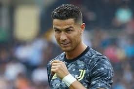 These accolades are presented alongside the annual uefa men's player of the year and uefa women's player of the year awards each august. Tcxjvchbeyzshm