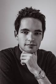 Nathaniel Tem Larsson: Lush, multi-genre classical guitar