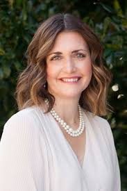 Lisa Tesar's Instagram, Twitter & Facebook