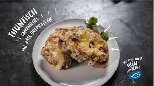 Toast hawaii ist lecker, aber überbackener toast mit pfirsich und hüttenkäse ist noch besser. Thunfisch Sandwich Mit Kase Uberbacken Msc Rezepte Youtube