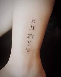 60 Best Gemini Tattoos Ideas Hike N Dip Gemini Tattoo Gemini Tattoo Designs Gemini Zodiac Tattoos