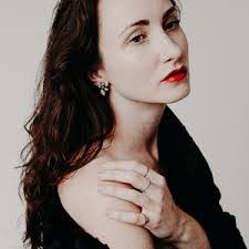 Ariana Mclaughlin's Instagram, Twitter & Facebook