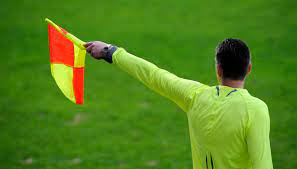 What Are The Duties Of A Soccer Referee?
