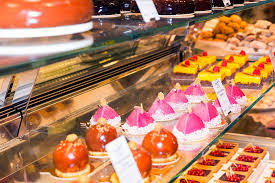 Schokoladenkuchen oder rührkuchen in geschäften aus düsseldorf und umgebung auf kaufda.de. Patisserie Im Dusseldorfer Crown Welt Der Feinen Confiserie Zurheide Feine Kost