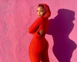Select from premium chloe bailey of the highest quality. How Tall Is Chloe Bailey Chloe Bailey 17 Facts About The Chloe X Halle Singer Popbuzz