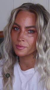 Lori Shope's Instagram, Twitter & Facebook