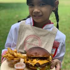 Renee (@reneesburger) • Instagram photos and videos