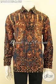 Berbagai gambar batik dibawah ini juga bisa kalian jadikan sebagai status whatsapp, instagram, foto profil facebook atau dijadikan sebagai wallpaper handphone kalian. Model Baju Batik Mewah Khas Eksekutif Busana Batik Solo Premium Lengan Panjang Full Furing Motif Terkini Nan Elegan Jenis Tulis Soga Tampil Gagah Berkelas Lp12141tsf M Toko Batik Online 2021