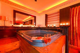 Lista cu hotelurile si pensiunile ce au jacuzzi in camera ! Cazare Bucuresti Phoenicia Grand Hotel Pico Mar Travel