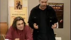 Ο πρωταγωνιστής της σειράς ήταν το θύμα ενός από τα πιο φρικτά εγκλήματα στην ελλάδα. Dyo 3enoi Ayto Einai To Telos Ths Agaphmenhs Seiras Toy Mega Poy Den Eidame Pote Stories Iefimerida Gr
