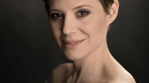 Lőcsei jenő bereczki zoltán makranczi zalán: Szinetar Dora Hirek Cikkek A Velveten