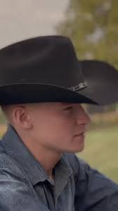 leah.keyes (@leah.keyes)