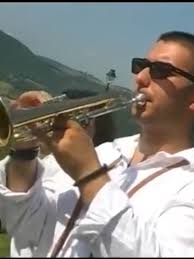 Knd ješ mama la kopi