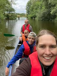 Ég er að flytja til Kaupmannahafnar um miðjan júní og mér skilst ég þurfi  að sækja um CPR númer (danska kennitölu). Er einungis hægt að sækja um hana  í persónu í Danmörku?