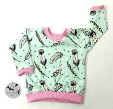 Der neue lieblingspulli ist bald genäht! Kostenloses Schnittmuster Und Anleitung Fur Babypullover Baby Pullover Baby Nahen Schnittmuster Pullover Nahen