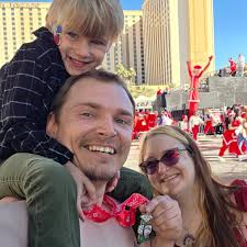 It's 86° outside. The perfect time to watch ice melt. I enjoy watching the  water trails grow longer and longer. Bonus viewing pleasure if an ant 🐜  decides to go for