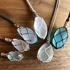 シーグラスマクラメペンダント calm シーグラス 貝殻 鉱物 powered by base シーグラス アクセサリー シーグラス ハンドメイド ブレスレット 作り方
