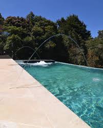 Pool Mit Wasserspiel Outdoor Decor Outdoor Pool