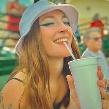 Melissa Mendes (@melissannmendes)