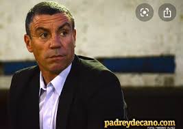 Ayer los consejeros Ignacio Ruglio, Eduardo Zaidenzstat y Alvaro Queijo  querían pedir que Carlos Sánchez fuera destituido. Pero la directiva  decidió que el Gerente presente un informe la semana que viene. Los