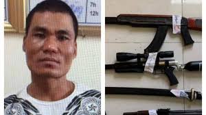 Cảnh sát đột nhập Karaoke Lucky bắt nhóm “Tú cải” thu giữ nhiều súng đạn