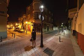 Yellow Light Vs White Light In Torrejon De Ardoz Spain Torrejon De Ardoz White Light Lamp Post