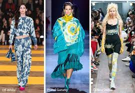 The poncho is very much back, people. Prediksi 5 Tren Motif Fashion Di Tahun 2020 Facetofeet Com