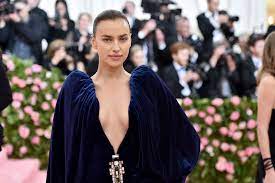 Ирина шейк), is a russian model and actress who received international recognition when she appeared as the first russian model on the cover of the 2011 sports illustrated swimsuit issue. Irina Shayk Posts First Instagrams After Bradley Cooper Breakup Miley Cyrus Reacts To Irina Instagram