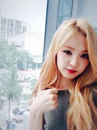 Naeun Apink Blonde Asian Blonde Hair Girl Blonde Hair Kpop