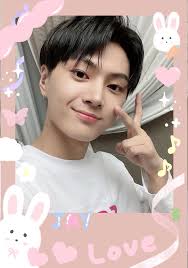 This visual is about kpop edit kpopedit polco polcos polaroid izone hitomi hondahitomi freetoedit #kpop #edit. Pin By Ni On Kpop In 2021 Polaroid Decoration Kpop Posters Anime Best Friends