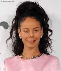 Caroline Armstrong (@caroline_arms)