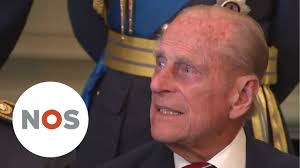 De väntar sitt första barn och lever sedan nio år tillsammans med filip, ett dominant 95 kilo tungt vietnamesiskt hängbukssvin. Prins Philip Flapuit Na 70 Jaar Met Pensioen Youtube