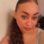 Stacy Lindell's Instagram, Twitter & Facebook