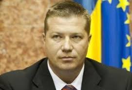 Mesajul în maghiară al prefectului Jean-Adrian Andrei pentru primarul din  Miercurea Ciuc, Robert Raduly