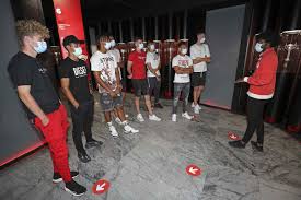 Cher ndour oficializado no benfica. à¦Ÿ à¦‡à¦Ÿ à¦° Information Glorious Sl Benfica Rajmund Molnar Jeremy Sarmiento Adrian Bajrami Zan Jevsenak Alexander Sandhal Kaloyan Kostov Diego Moreira E Cher Ndour Atletas Da Formacao Do Sl Benfica Visitaram O Museu