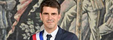 Mathieu hanotin remplace laurent russier qui était maire lors du précédent mandat. Le Maire Ville De Saint Denis