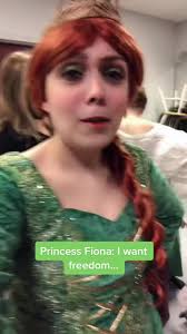 Day number 8,423... thanks mom… 💚👑 #shrek #shrekthemusical #princessfiona  #princess #fiona #queenlillian #theatre #costume #foryou #fyp