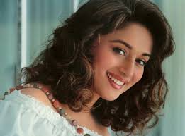 Enjoy the best quality music on gaana.com. Madhuri Dixit Vs Juhi Chawla Both Had A Career Hit In The 90s But Cameback After Marriage Was A Flop Bollywood Keeda