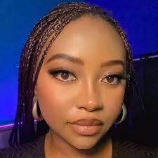 🚨‼️ Trending Chris Brown has just gifted 18-year-old South African singer  Naledi Aphiwe over $100,000 (150 million Naira) after meeting her backstage  at his show at the FNB stadium in Johannesburg. Chris