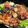 Tidak hanya daging ikan ataupun daging ayam, akan tetapi saat ini sosis kerap menjadi daging pilihan untuk disajikan dengan cara dibakar. 1