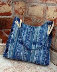 как сшить сумку из старых джинсов своими руками выкройки Kak Sdelat Sumku Iz Dzhinsov Svoimi Rukami Vykrojki Master Klass Kak Sshit Sumki Iz Tekstilya Dzhinsovye Odeyala Dzhinsovaya Sumka