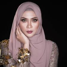 Lirik Lagu Terus Mencintai Siti Nordiana