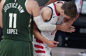Giannis antetokounmpo, is a greek basketball player. Moritz Wagner Rechts Wurde Von Giannis Antetokounmpo Attackiert Stuttgarter Zeitung