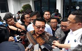 Harun masiku dilahirkan di jakarta pada 21 maret namun dibesarkan di bone, sulawesi selatan. Demokrat Duga Caleg Pdip Harun Masiku Dilindungi Orang Kuat Merahputih