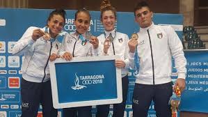 Un mondo a sé, ricco di cultura, fascino, magia, un mondo estremamente diverso dall'occidente e dall'italia, a cominciare dalla lingua, dagli usi e costumi e dalle tradizioni. Judo Lombardo E D Oro Giuffrida E Boi
