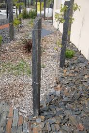 Murs de soutènement de jardin. Les Piquets D Ardoise