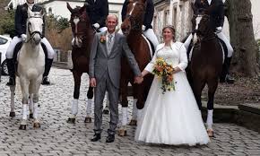 Wir zeigen euch die neue atemberaubende brautmoden kollektion des kölner labels. Ilona Martin Team Bride Side