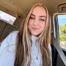 Karri Ingram's Instagram, Twitter & Facebook